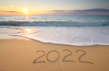 2022 'de gün batımında deniz kıyısında. Tasarım elementi.