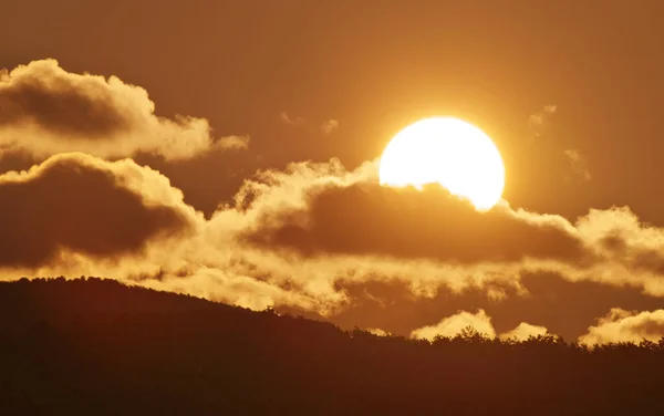 Solen Går Upp Berg Morgon Landskap — Stockfoto