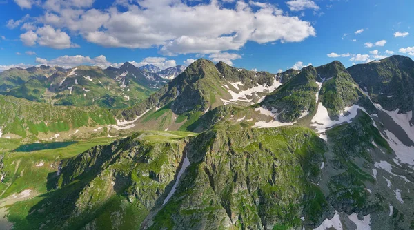 Πανόραμα Πράσινα Βουνά Και Λίμνες Του Καυκάσου Σύνθεση Της Φύσης — Φωτογραφία Αρχείου