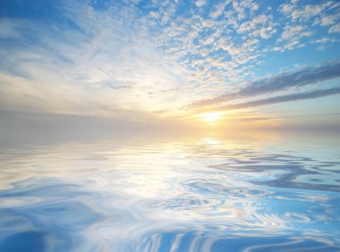 Gökyüzü arka planı ve su yansıması. Tasarım elementi.