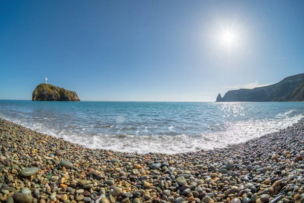 Hermoso Panorama Del Paisaje Marino Cruz Cristiana Roca Composición Naturaleza — Foto de Stock