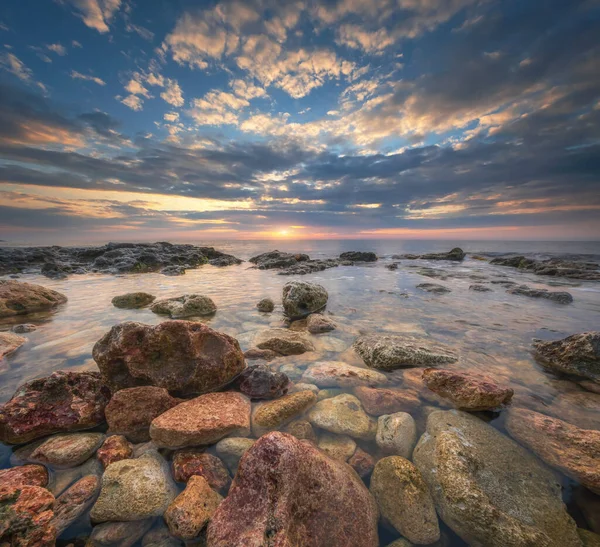 美しい海の夕日 海に沈む夕日 自然の構成 — ストック写真