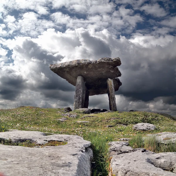 Poulnabrone dolmen — Stok fotoğraf