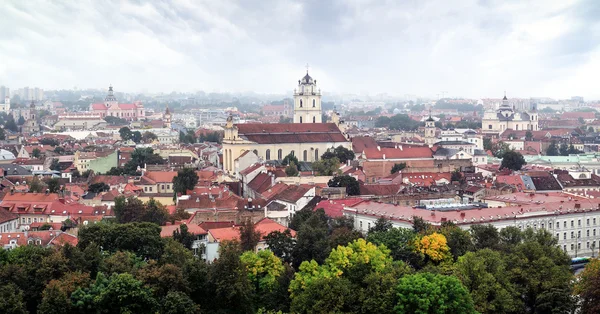 Panorama gamla stan i vilnius — Stockfoto