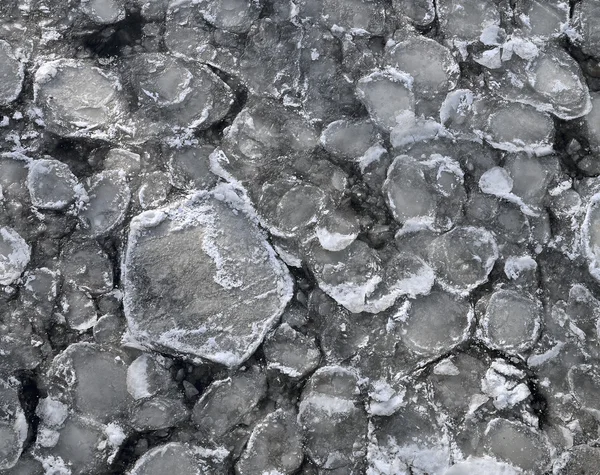 Заморожена річка з льодом — стокове фото