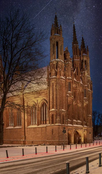 Anne Téli Éjszakában Látványosság Vilniusban Litvánia Fővárosában — Stock Fotó
