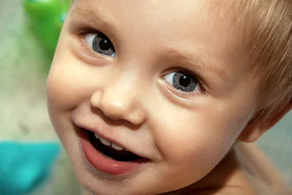 Porträt eines kleinen Jungen. — Stockfoto