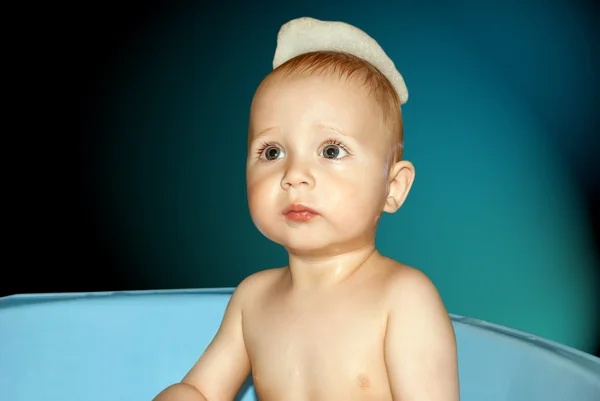 Baby f bathing in  tub. — Stock Photo, Image