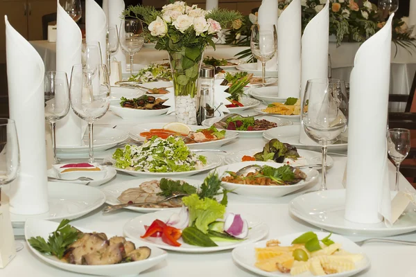 Served wedding table with snacks — Stock Photo, Image