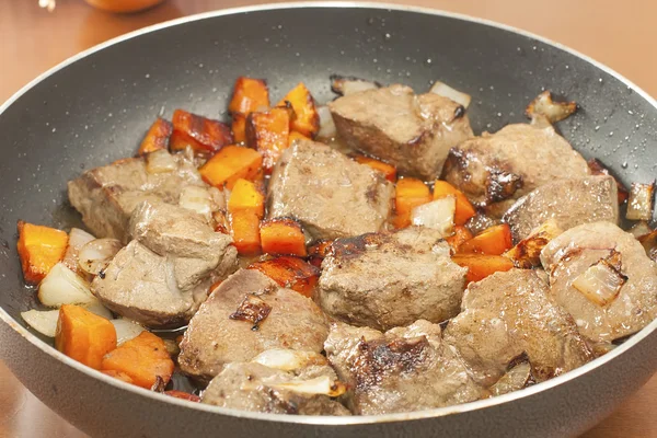 Tranches de foie de bœuf sauté — Photo