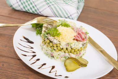 mayonezli Rus salatası