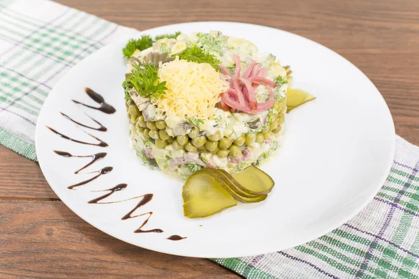 Salada russa com maionese — Fotografia de Stock