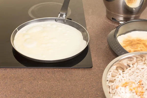 Frying of pancakes — Stock Photo, Image