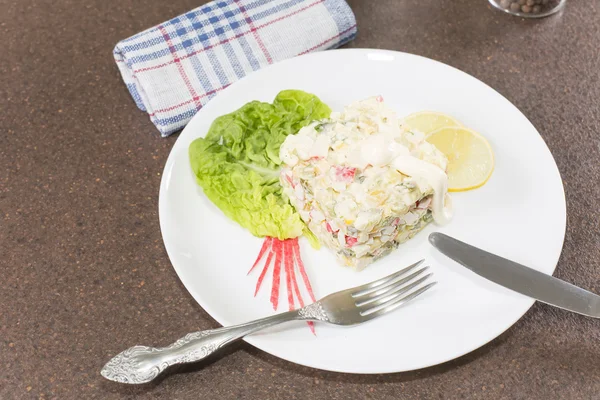 Salada com carne de caranguejo — Fotografia de Stock