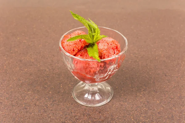 草莓雪糕 — 图库照片
