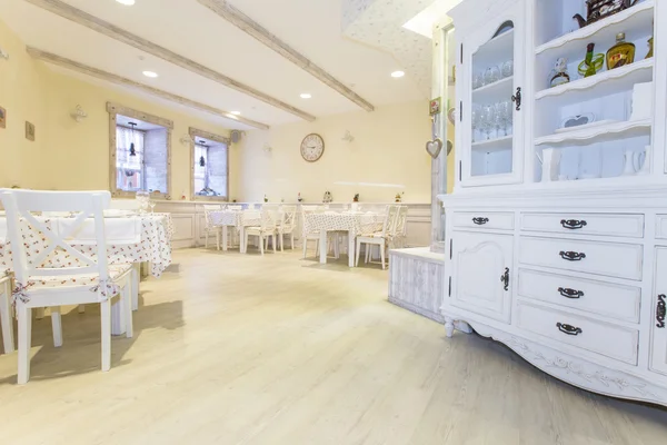 Interior de um pequeno restaurante — Fotografia de Stock