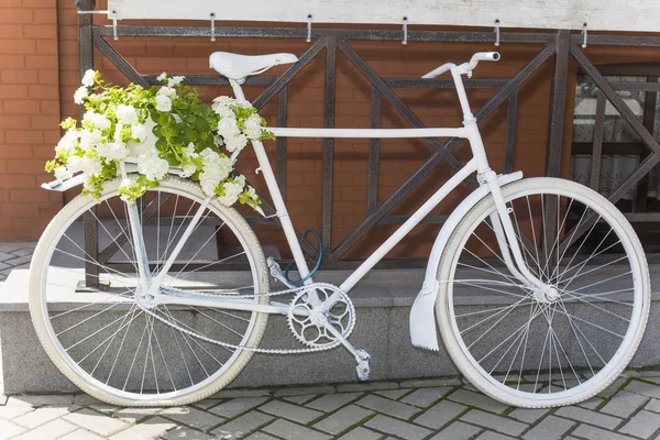 Велосипед радянського минулого століття — стокове фото