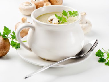 maydanoz ile champignon mantar çorbası