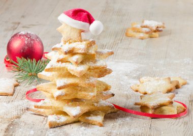 Kurabiyeden yapılmış Noel ağacı