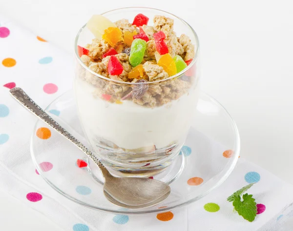 Healthy breakfast - yogurt with muesli — Stock Photo, Image