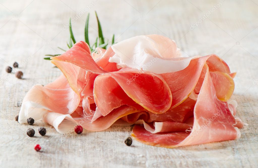 slices of ham and herbs