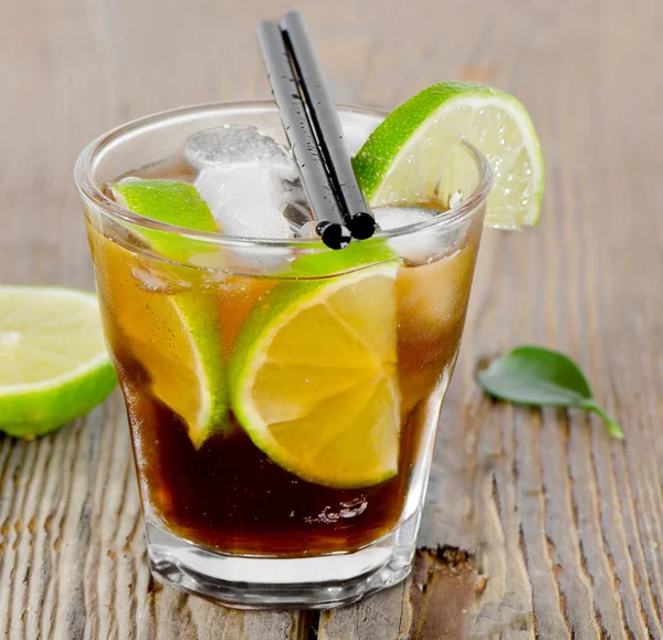 Cocktail kuba libre — Stockfoto