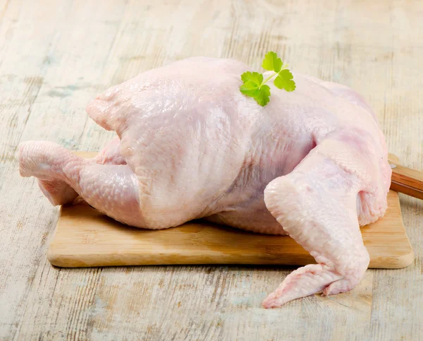 Whole raw chicken — Stock Photo, Image