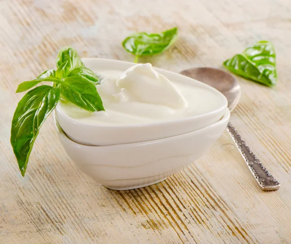 Fresh yogurt with herbs — Stock Photo, Image