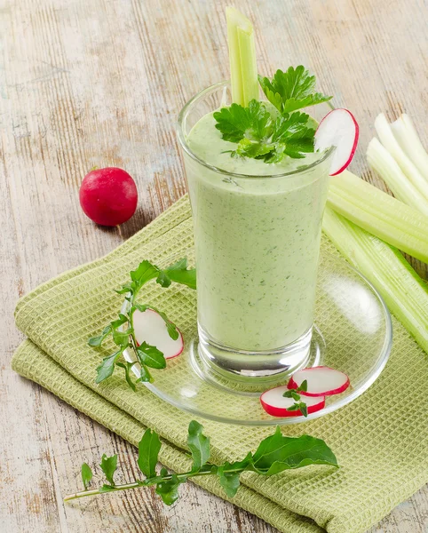 Green vegetable smoothie — Stock Photo, Image