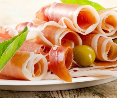 tedavi jambon dilimleri