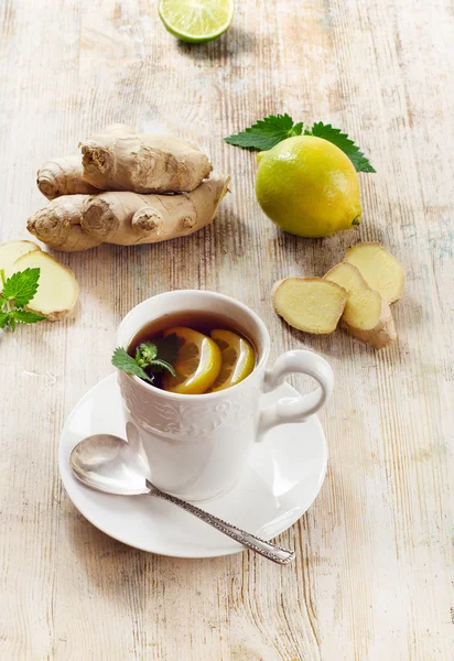 Tea cup and ginger — Stock Photo, Image