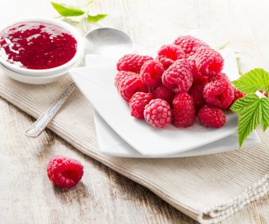 taze çilek ve reçel