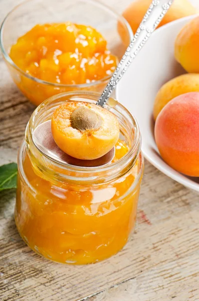 Marmelade aus frischen Aprikosen — Stockfoto