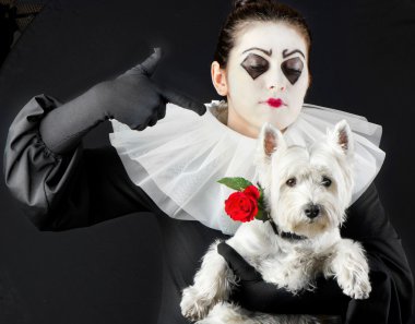 Küçük Köpekli Kadın MIME