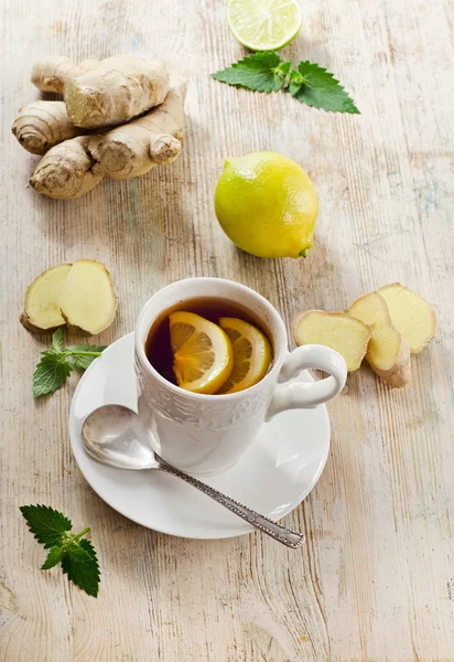 Τσάι με λεμόνι και τζίντζερ — Φωτογραφία Αρχείου
