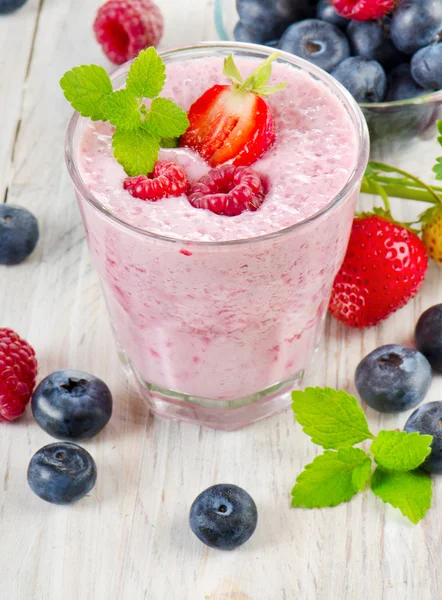 Raspberry smoothie — Stock Photo, Image