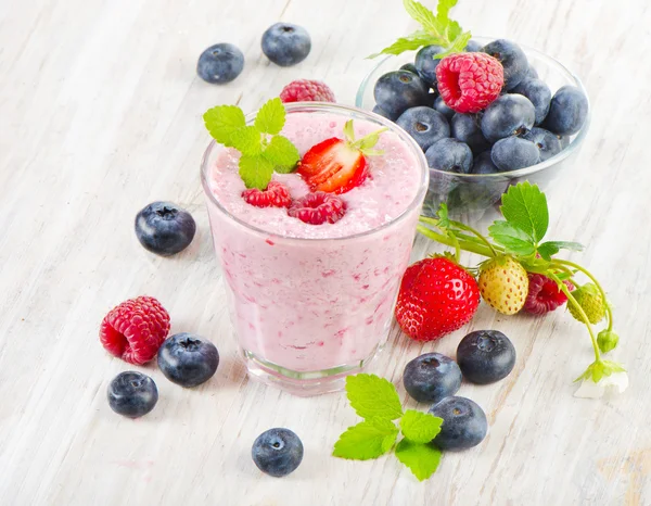 Raspberry smoothie — Stock Photo, Image