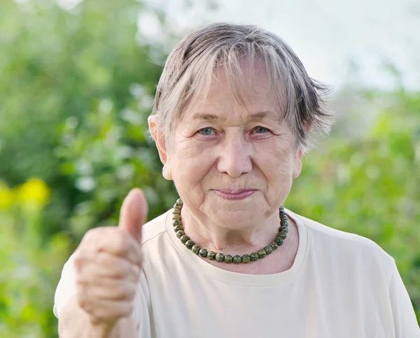 Retrato de mujer mayor — Foto de Stock