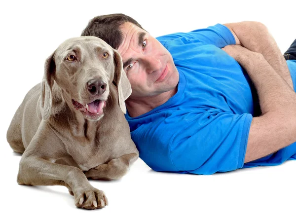 快乐的人和他的狗 — 图库照片