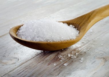 tahta kaşık deniz tuzu