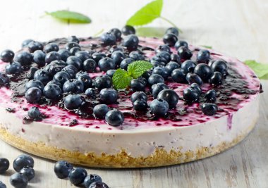 kek krem peynir ve yaban mersini