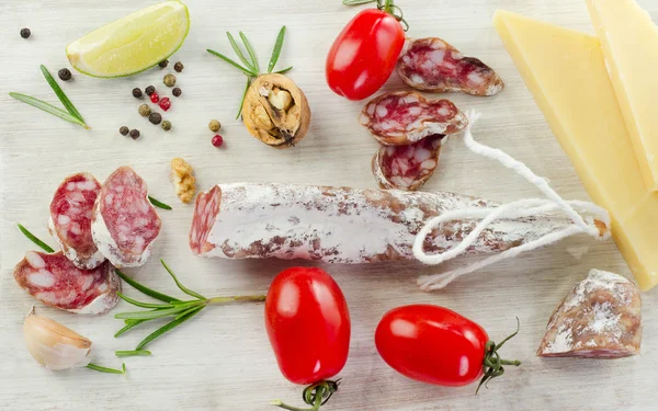 Salumi e formaggi — Foto Stock