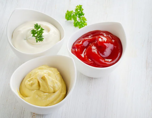 Senap, ketchup och majonnäs — Stockfoto