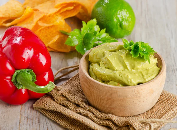 Bowl dengan guacamole — Stok Foto