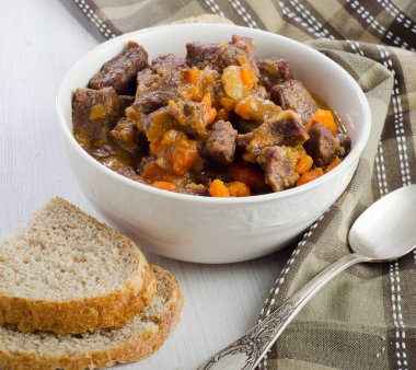 sığır eti güveç