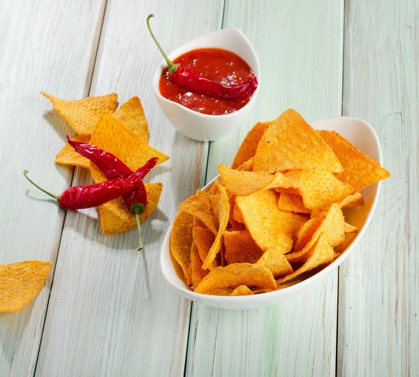 Kukorica chips-mártással — Stock Fotó