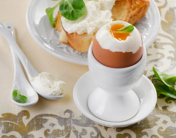 Soft boiled egg — Stock Photo, Image