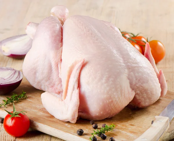 Celé syrové kuře — Stock fotografie