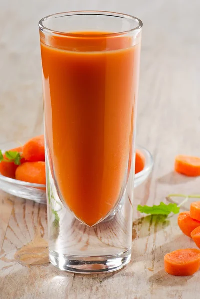 Морквяний сік — стокове фото