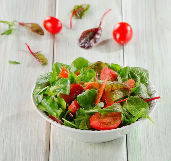 Fresh salad — Stock Photo, Image